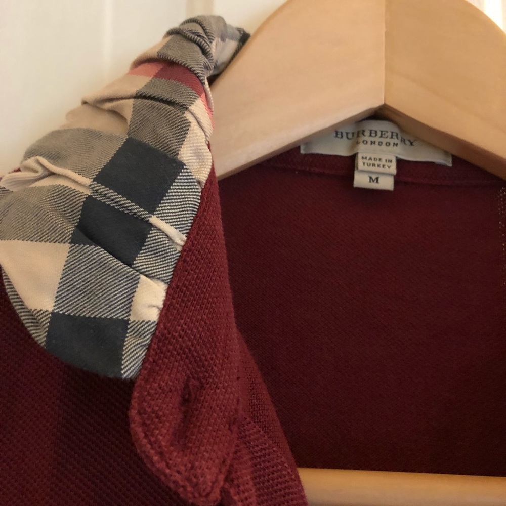 Gorgeous Burberry polo - Picture 2 of 7